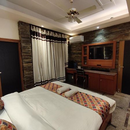 Stay @ 203 Noida Exterior photo